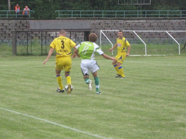 Mecz Juventy Perfopol Starachowice z Dalinem Mylenice
