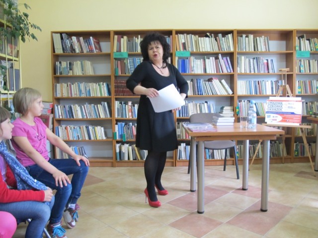 Dr Marzena Marczewska w Bibliotece w Brodach