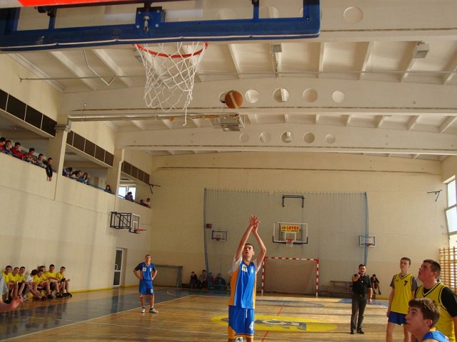 Miejskie zawody w koszykwce chopcw szk gimnazjalnych w ramach witokrzyskich Igrzysk Modziey Szkolnej GIMNAZJADA 2010/2011