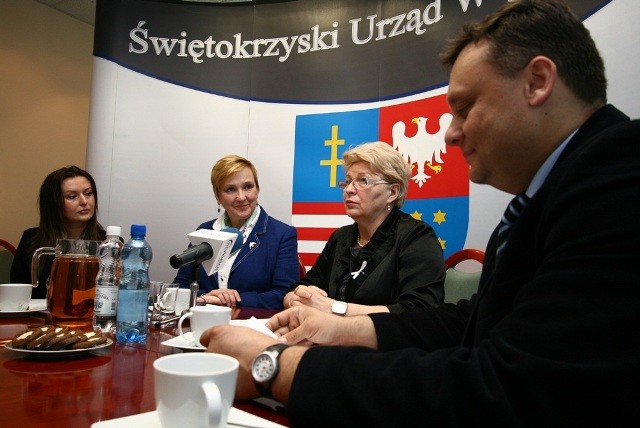 Pose do Parlamentu Europejskiego Ra Thun i Wojewoda witokrzyski Boentyna Paka Koruba zachcaj do udziau w konkursie