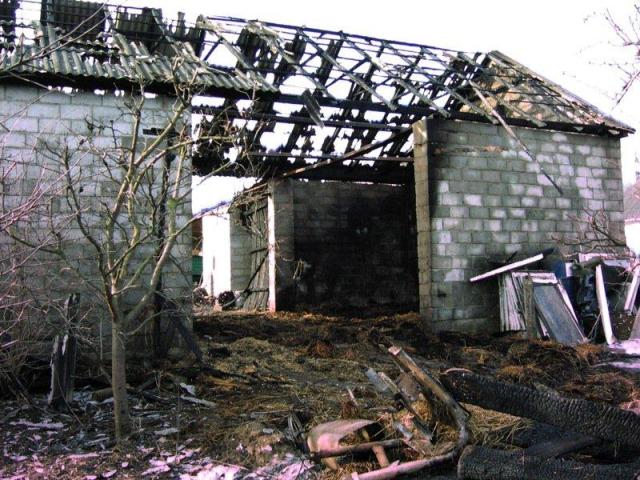 Spalona stodoła