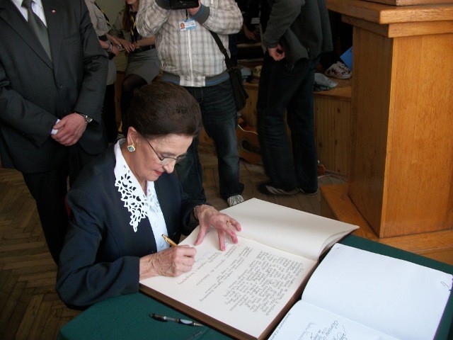 Prezydentowa Kaczorowska w Starachowicach