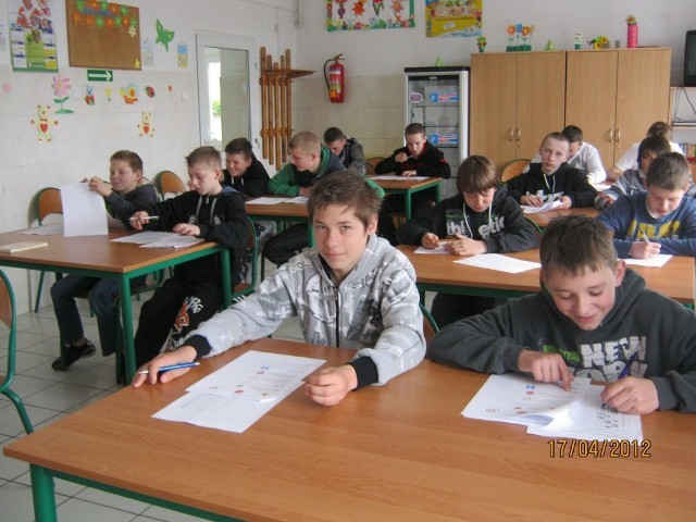 W Szkole Podstawowej w Brodach w dniu 17 kwietnia br., rozegrano eliminacje gminne Konkursu Bezpieczestwa Ruchu Drogowego w kategorii szk podstawowych i gimnazjum