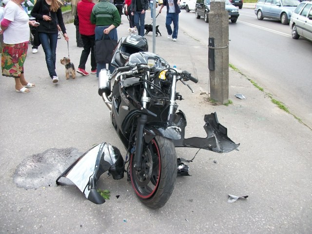 Wypadek z udziaem motocyklisty na ul. Armii Krajowej