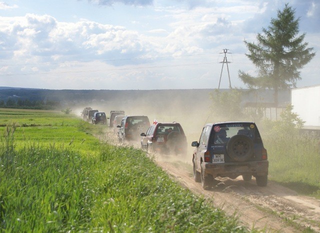 2 czerwca, na trasie Kunw - Krynki, odbywa si rajd samochodw terenowych pod nazw 