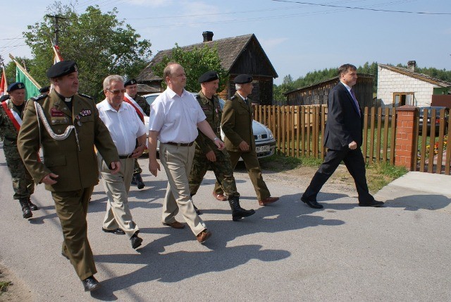 Jak co roku, 4 lipca przy pomniku ofiar II Wojny wiatowej odbya si uroczysto patriotyczna w 69 rocznic pacyfikacji wsi. 