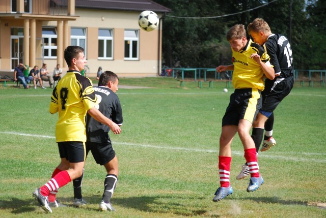 Juniorzy starsi Juventy Starachowice wygrali w meczu wyjazdowym ze Stal Kunw 5:2.