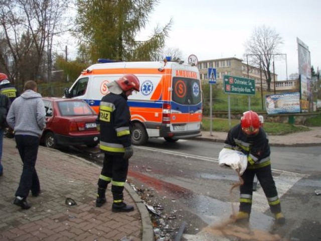 Dzi tu przed godzin 11:00 doszo w Starachowicach do zderzenia Citroena Xsary z Suzuki Swift.