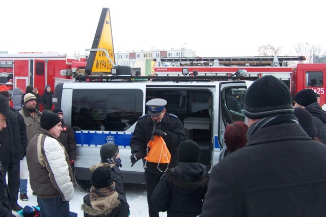 XXI Fina Wielkiej Orkiestry witecznej Pomocy w caym powiecie starachowickim przebiega spokojnie. Policjanci nie odnotowali adnych powanych wydarze jak te incydentw zwizanych ze zbirk pienidzy.