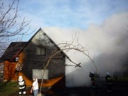 Pożar drewnianego budynku mieszkalnego w Tarczku gm. Pawłów