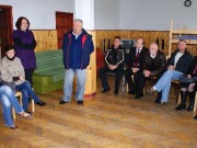 Katarzyna Jaromi (stoi z lewej) opowiada o zasadach obowizujcych w orodku w Pagach