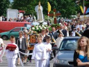 W czwartkowe przedpoudnie ulicami Starachowic przemaszeroway procesje zwizane z Uroczystoci Najwitszego Ciaa i Krwi Paskiej.